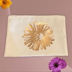 Zipper pouches. Approx 5.5 x 8.